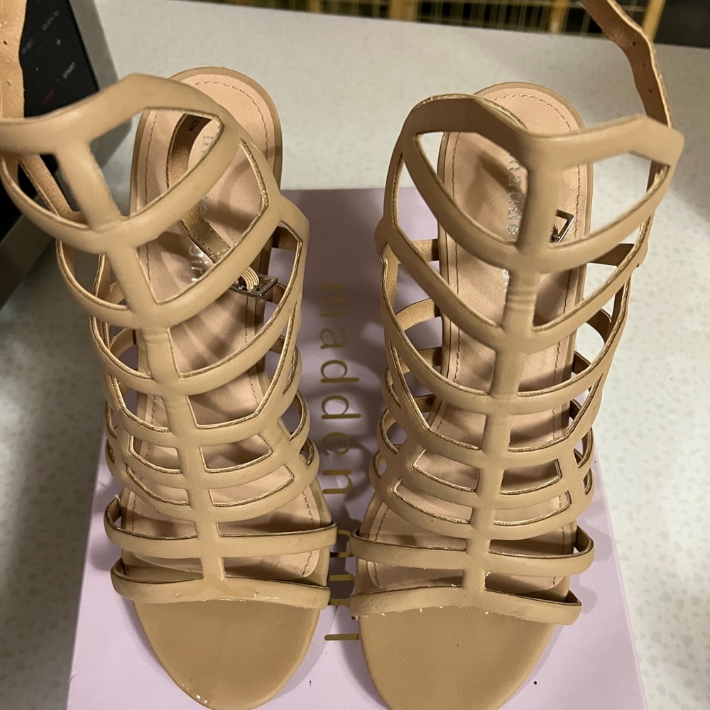 Madden girl nude heels
